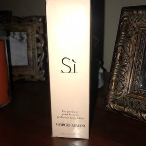 Giorgio Armani Si, scented lotion, 6.7 fl oz